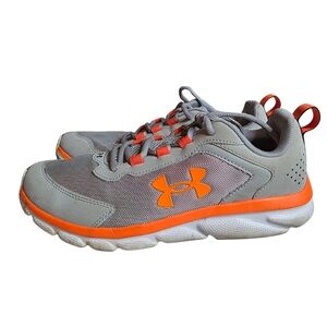 Under Armour BGS Assert 9 Grade School running shoe in Grey/White/orange Size 6Y
